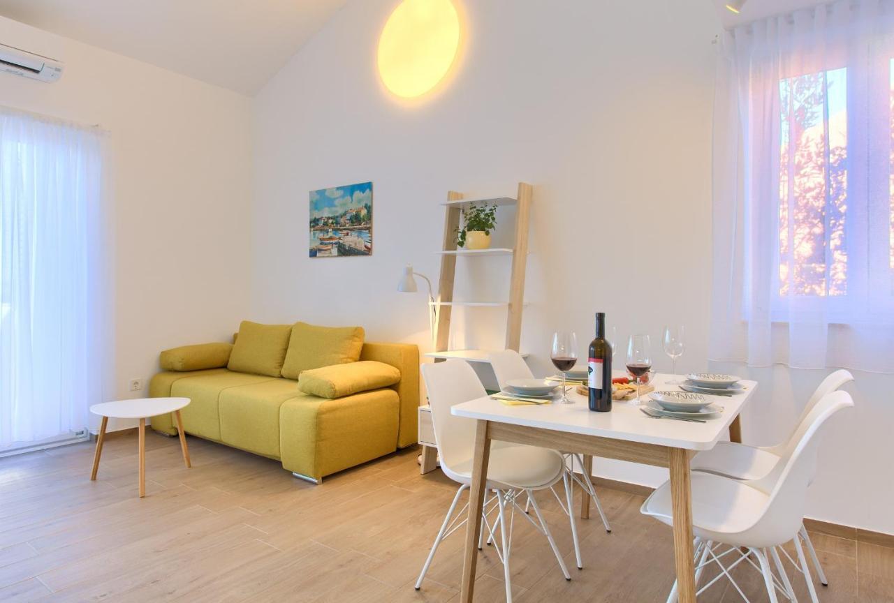 Apartments Meri Njivice Eksteriør billede