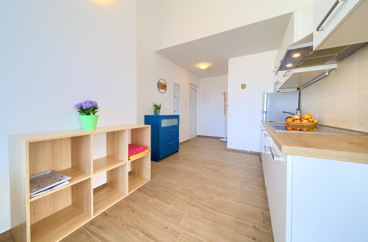 Apartments Meri Njivice Eksteriør billede