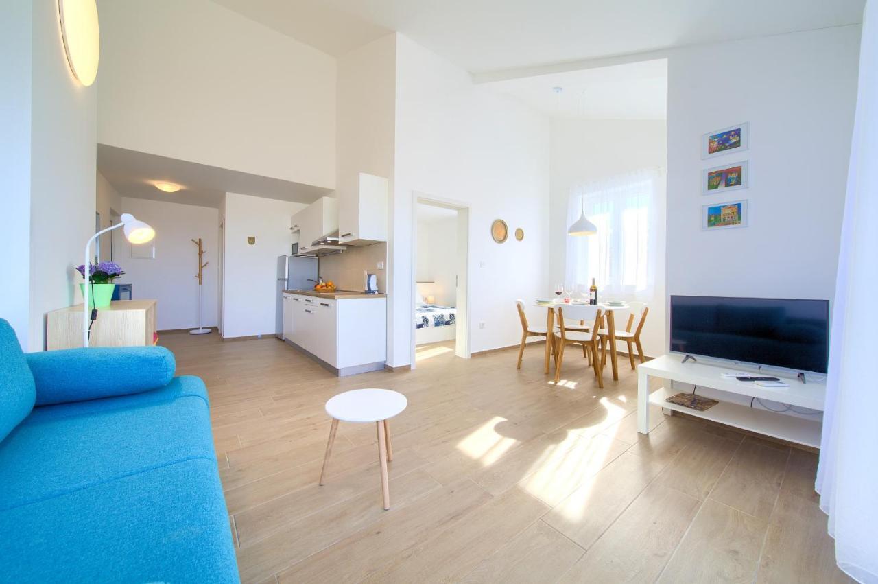 Apartments Meri Njivice Eksteriør billede